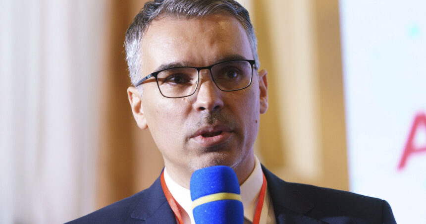 remus stefureac poate ca alegerile anticipate ar putea duce la o deblocare a situatiei poate ca nu cum ar arata noul parlament 6a560e0bd0a86
