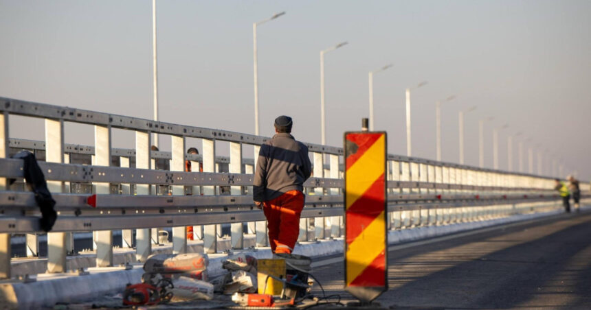 restrictii de circulatie pe autostrada moldovei din cauza reparatiilor la parapet autoritatile cer soferilor sa circule cu prudenta 6a54efc883616