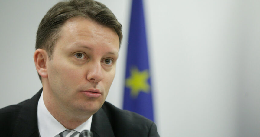 siegfried muresan cere psd sa inceteze santajul sa vina din vacanta si sa voteze alaturi de noi reformele din pnrr 6a57de1bb1e63