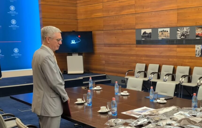 toiu l a chemat in tara pe ambasadorul romaniei la moscova de fata cu ambasadorul lipaev mae a expulzat un diplomat al rusiei 6a675daad137f