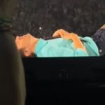 un artist celebru s a prabusit pe scena in timpul concertului fanii s au panicat inima mi s a oprit 6a455aa7acf6e
