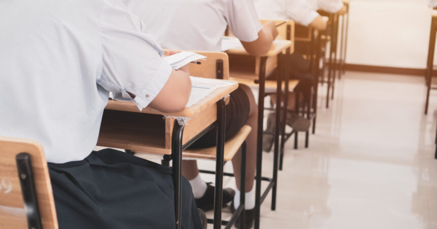 un consilier local aur ar fi incercat sa fraudeze bacalaureatul pe care l a picat au trecut niste ani si mai trebuie pregatire 6a54f4cfef75d