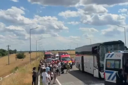 video accident grav intre un autocar cu 60 de persoane si un autotren in calarasi a fost activat planul rosu de interventie 6a4fa41253c68