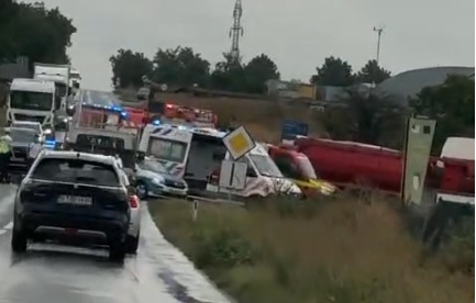 video accident rutier mortal la iesire din techirghiol implicate un tir si un autoturism 6a60c5a1772b2