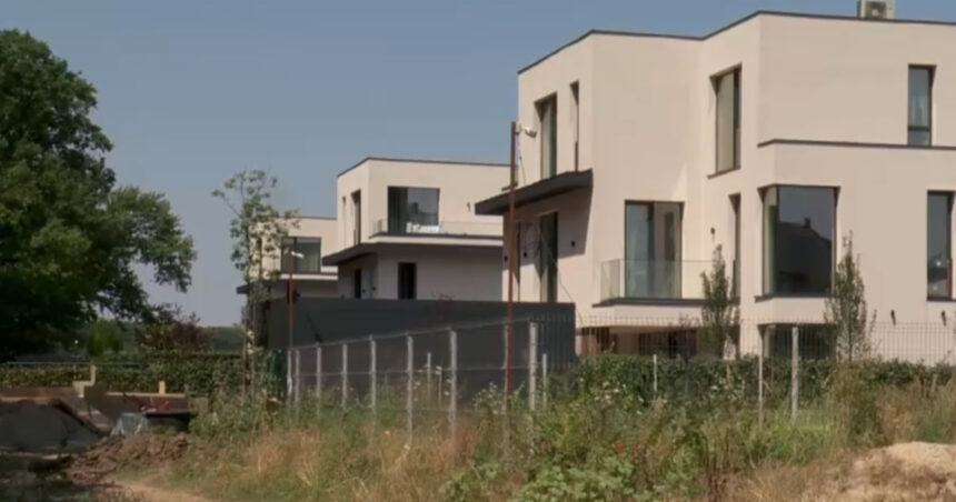 video deversare ilegala in apropierea padurii baneasa administratorul unui complex rezidential de lux amendat de garda de mediu 6a5c6999d07f4