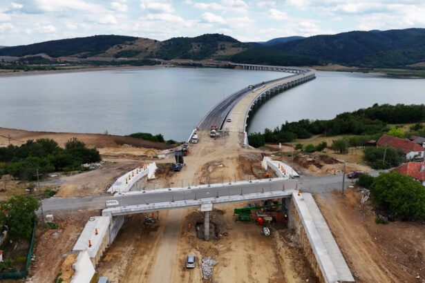 video inca o amanare pe autostrada transilvaniei cu cat intarzie deschiderea lotului chiribis suplacu de barcau 6a5907730e949