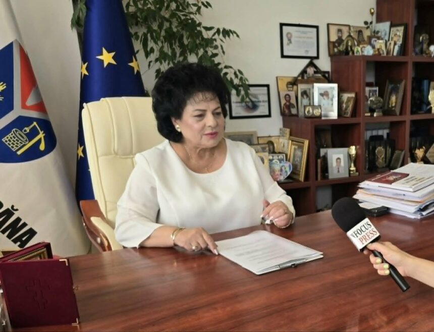 video mariana gaju cele trei sali de sport sunt insuficiente ca spatiu pentru activitatile sportive ale copiilor din cumpana vrem si un bazin public de inot 6a5bfce8310ab