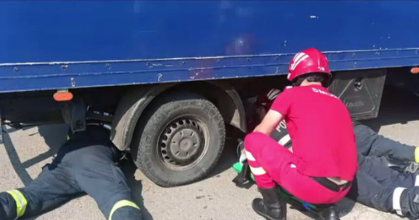 video o femeie cu copilul in brate lovita de un camion in localitatea ieseana mosna 6a5babc3c7868