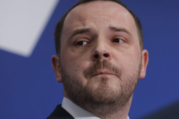 video opriti va distrugeti sistemul de sanatate rogobete cere explicatii dupa ce bihorul a primit mai multe posturi decat judete mai mari 6a69a32f282d5