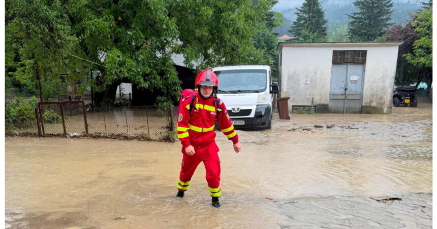 video peste 4 300 de persoane au primit ajutor medical in weekend viitura de la busteni a blocat dn1 si a surprins zeci de masini 6a5dc92a1bf74