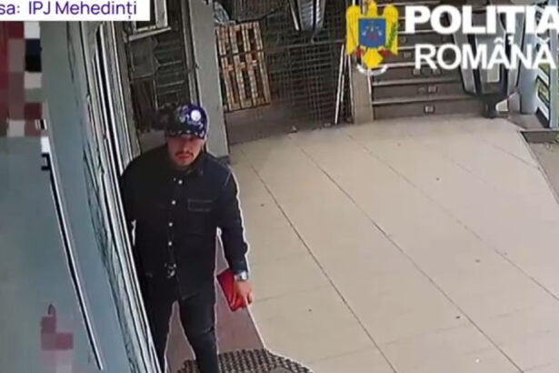 video politia cere ajutor pentru prinderea unui hot de buzunare din drobeta turnu severin filmat in timp ce fura portofelul unei femei 6a68471b2eabd