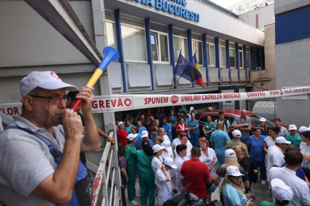 video proteste in sute de spitale din romania cadrele medicale ameninta cu greva generala din 28 iulie 6a5dccda159c5