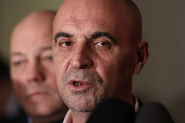 video sanitas mentine greva de avertisment dupa analiza noii legi a salarizarii iulian pope nu pare ca este o varianta foarte buna 6a5a5da0a181d
