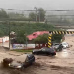 video viitura in busteni dupa o rupere de nori in bucegi dn1 si mai multe strazi inundate 6a5ccf8f3a344