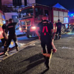 videofoto pompierii romani au intervenit pentru a salva locuinte amenintate de incendiile din franta misiunea continua in conditii dificile 6a4b54541d7d6