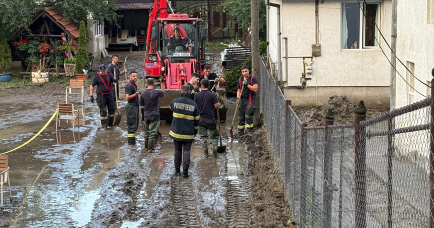 videofoto viiturile au lovit mai multe judete zeci de case inundate drumuri blocate si alunecari de teren intervin aproape 200 de pompieri 6a5f0cc3ce188