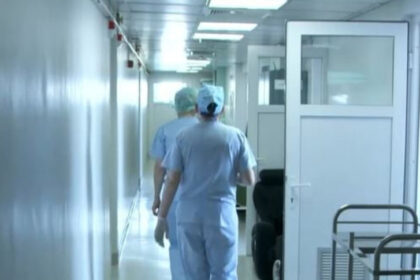 ancheta la un spital din cauza numarului mare de concedii medicale in plin sezon estival unul din 10 angajati a anuntat ca e bolnav 6a7439b1bc14c