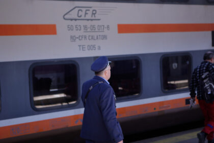 cfr sa risca sa nu mai poata plati salariile angajatilor blocajul administrativ ar putea perturba transportul feroviar 6a7eb65133481
