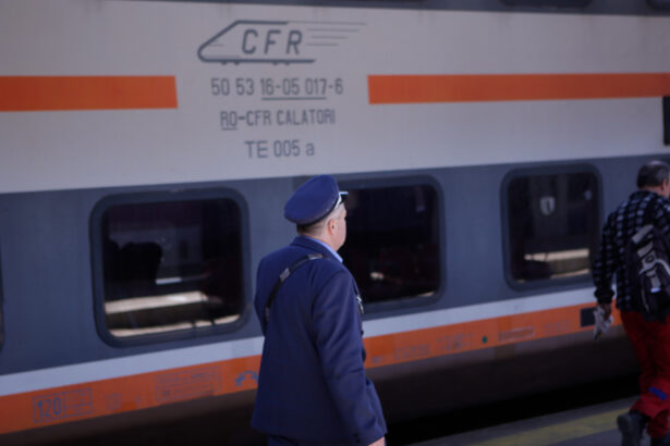 cfr sa risca sa nu mai poata plati salariile angajatilor blocajul administrativ ar putea perturba transportul feroviar 6a7eb65133481