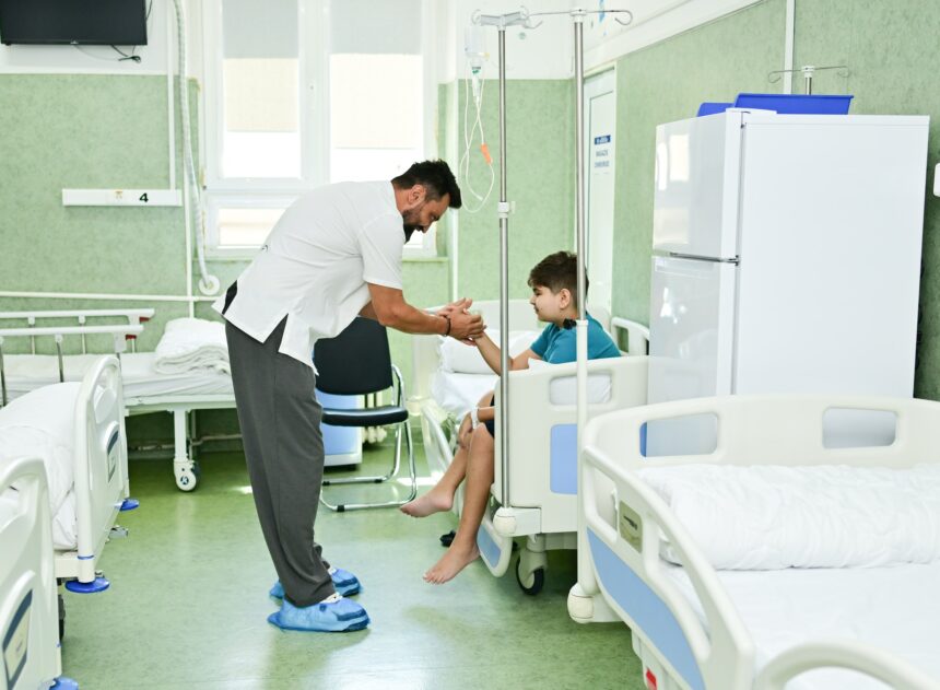 cum a aparut chef orlando zaharia la spitalul de pediatrie din ploiesti juratul chefi la cutite a surprins mai multi copii 6a7eef7795d5d