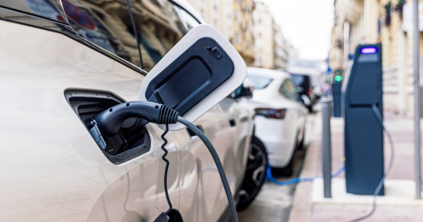 cum afecteaza canicula bateria masinilor electrice ce se poate intampla daca automobilul ramane ore intregi in soare 6a74087d4faff
