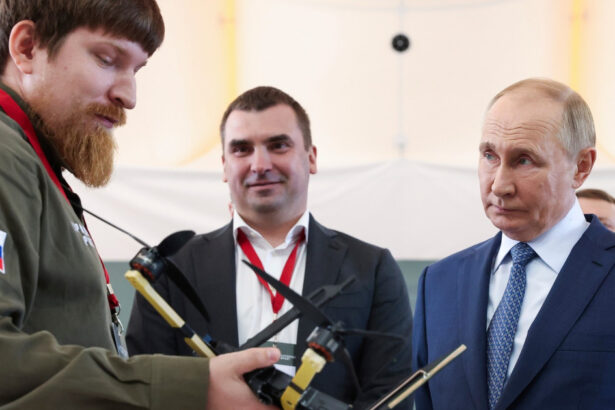 directorul unei fabrici de drone din rusia ranit grav in explozia unei masini la ekaterinburg medicii lupta pentru a i salva viata 6a73439e6e61f