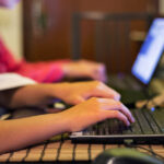 doar unul din trei romani are competente digitale de baza romania pe ultimul loc in ue infografic 6a8da199c0a20