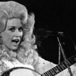 dolly parton papusa blonda a muzicii country cum si a transformat imaginea publica intr o strategie de cariera 6a8efab183384