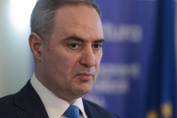 exclusiv alexandru nazare avertizeaza ca riscurile raman ridicate dupa rapoartele fitch si moodys nu a fost o perioada simpla 6a784b594ca25