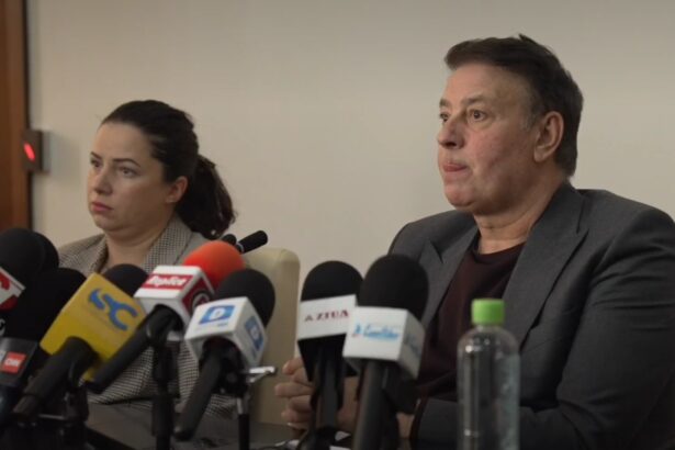 fara acte dar cu retorica populista mitroi cj constanta isi asediaza prietenul de la cadastru cu cereri ca sa nu se afle ca iar preia terenuri cu japca in cardasie cu raja 6a6dee155d3be