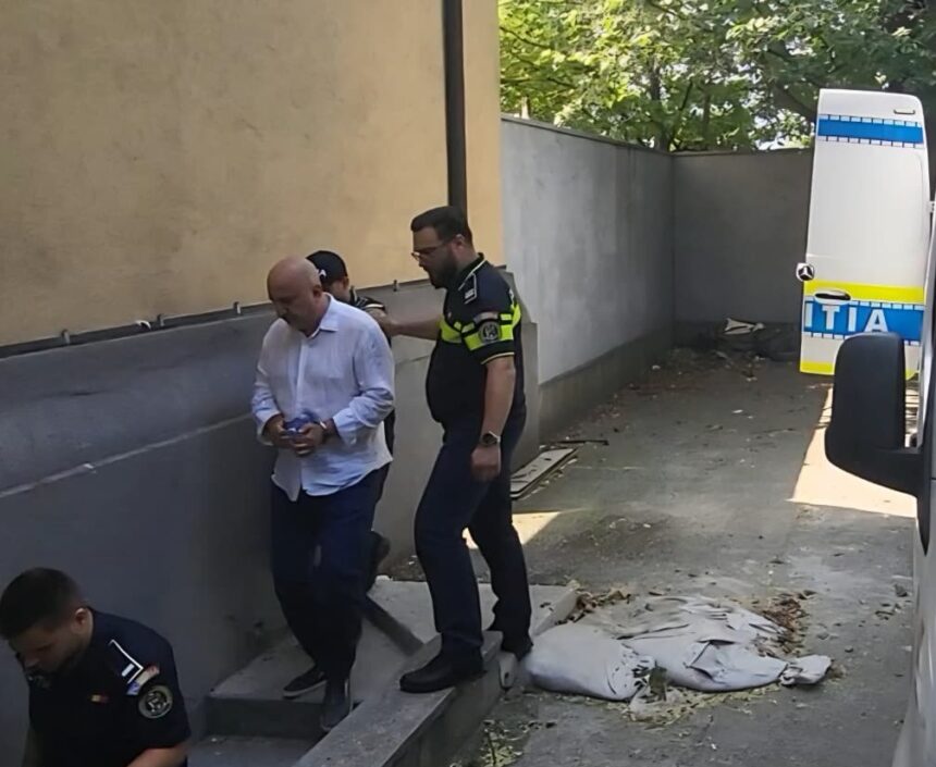 fostul rector al universitatii ovidius danut epure a ajuns la judecatorie cu propunere de arestare preventiva pentru proxenetism 6a7d805434359