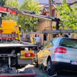 foto video incident pe o strada din constanta un autoturism a cazut intr o groapa formata dupa surparea asfaltului 6a7abec377de9