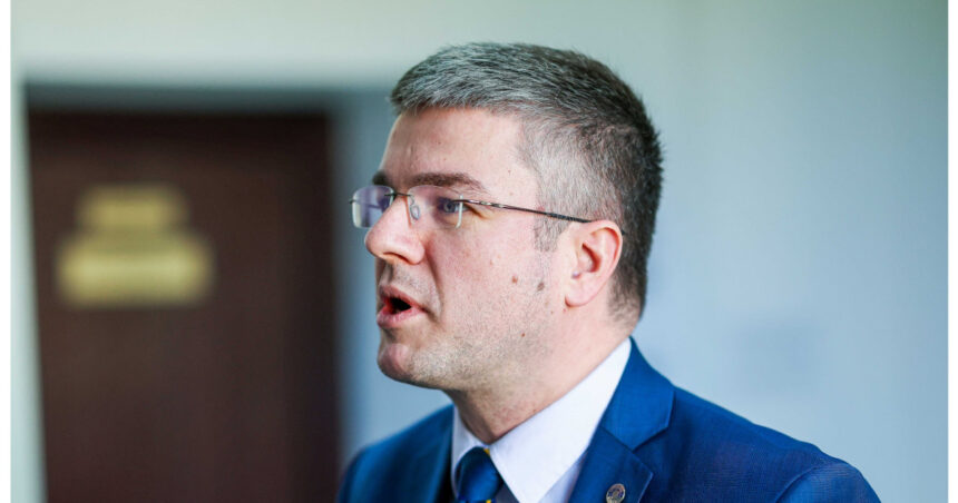grindeanu minte mult si amesteca foarte mult subiectele ce ii reproseaza irineu darau presedintelui psd 6a71bfae7d2e7