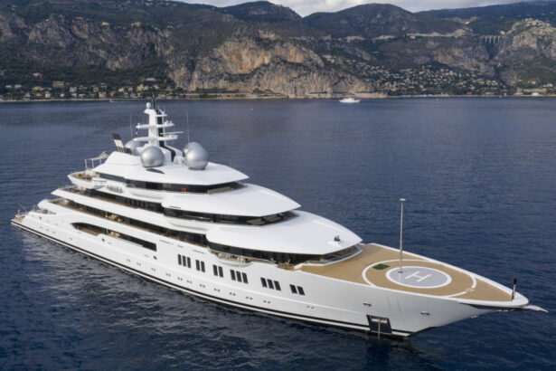 iahtul amadea confiscat de la un oligarh rus cumparat de un miliardar din dubai cat a platit si ce va face cu el noul proprietar 6a74cd623ffd4