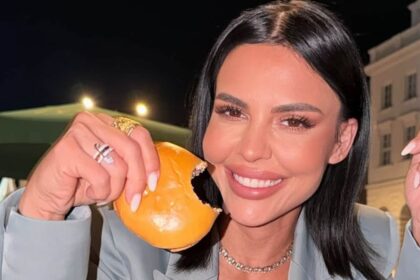 imagini cu andreea popescu in costum de baie a slabit 14 kilograme iar acum are silueta mult visata 6a734dc1618ec
