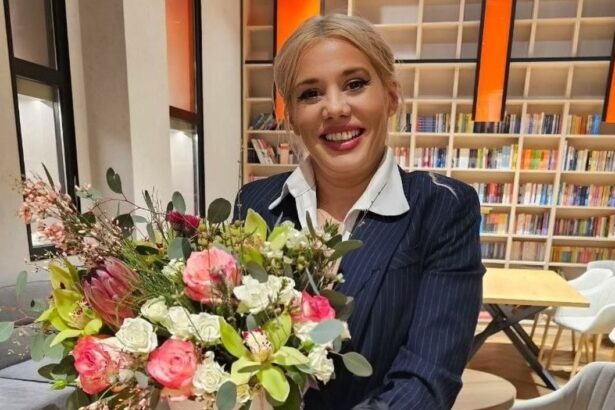 imagini cu anisia gafton insarcinata in 8 luni detaliul pe care l au observat fanii nu mi vine sa cred 6a844a96ac80c