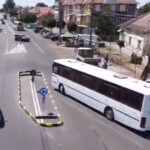 imagini virale sensul giratoriu oval prin care autobuzele nu reusesc sa treaca din prima reactia primariei care a platit lucrarea 6a79dee765adf