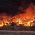 incendiu urias la lumina au venit in sprijin pompieri din alte trei judete primaria lumina proprietarul fabricii aici se termina tot 6a7cff5fb3b5f