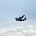 incidente cu parasutisti la buzau un militar a suferit o fractura iar altul a ramas agatat cu parasuta de avion 6a72e84683499