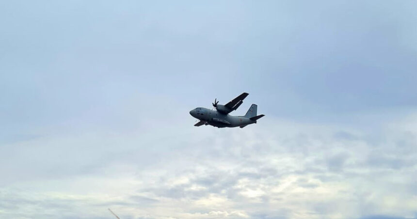 incidente cu parasutisti la buzau un militar a suferit o fractura iar altul a ramas agatat cu parasuta de avion 6a72e84683499
