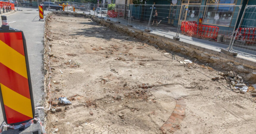 lucrarile de modernizare la o linie de tramvai din capitala au fost oprite dupa descoperirea unor posibile vestigii arheologice 6a90227f808dd