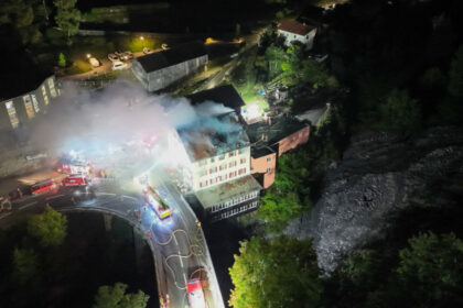 mae doi cetateni romani au murit in urma unui incendiu care a cuprins o cladire din thusis elvetia 6a91f1afae5ab