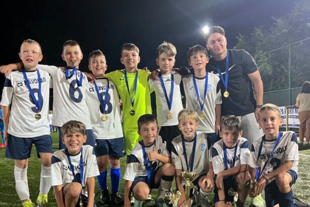 micii fotbalisti de la cs navodari au cucerit trofeul la turneul ai succes de la eforie nord 6a959272add0b
