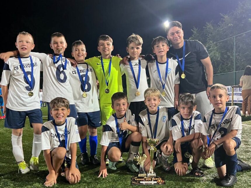 micii fotbalisti de la cs navodari au cucerit trofeul la turneul ai succes de la eforie nord 6a959272add0b