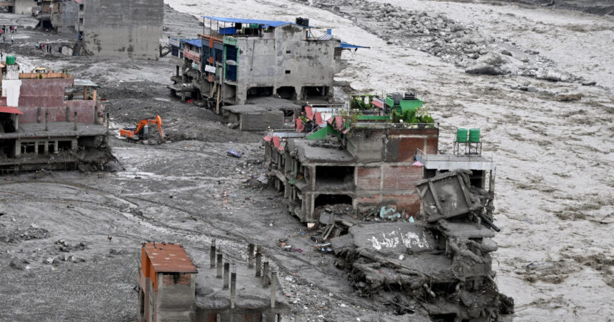 mii de oameni sunt inca dati disparuti dupa inundatiile devastatoare din nepal bilantul provizoriu a ajuns la peste 900 de morti 6a951d9df3f21