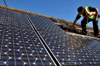 ministerul mediului lanseaza in consultare publica programul pentru baterii la fotovoltaice ce reguli sunt cine primeste finantare 6a848df31eb97