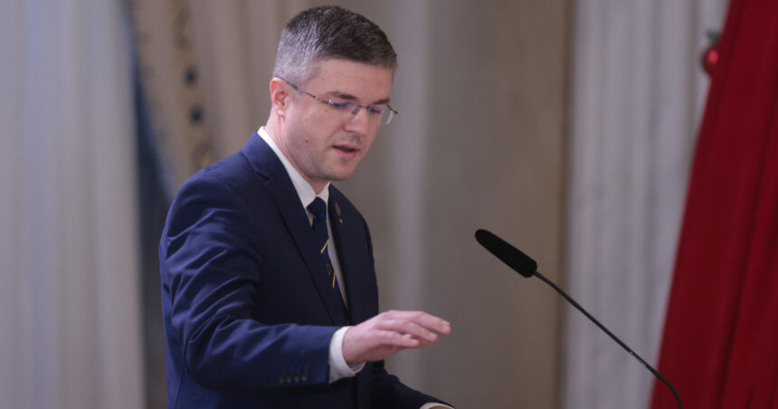 ministrul economiei cere o abordare ca in mediul privat la romarm darau toata lumea si ar dori astazi sa faca drone 6a9186bab06f8