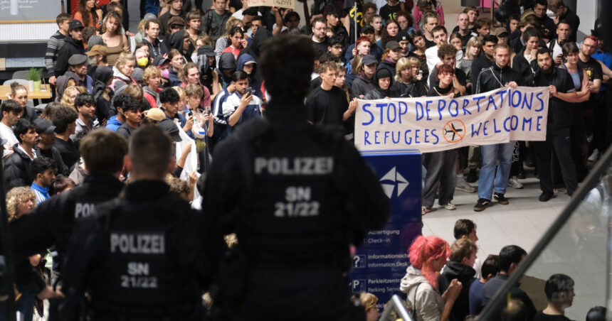 o delegatie a talibanilor a sosit la berlin pentru a facilita operatiunile de expulzare catre afganistan 6a95b84dd6fa1