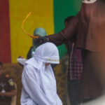 pedeapsa brutala in indonezia 11 oameni biciuiti public printre infractiuni imbratisarile tinutul de mana si consumul de alcool 6a88665536f11