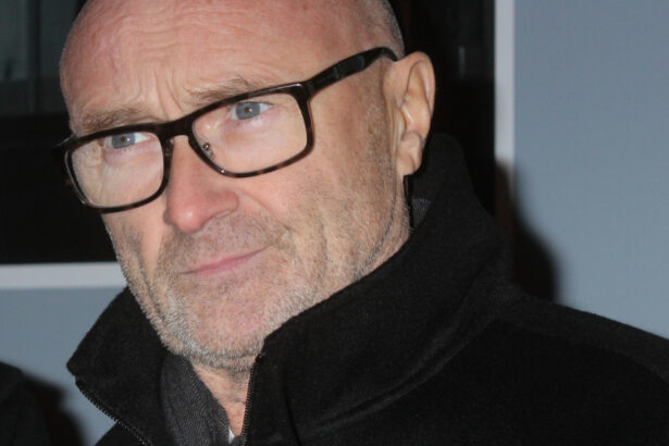 phil collins povesteste cum a fost la un pas de moarte in 2024 din cauza abuzului de alcool oamenii veneau sa si ia ramas bun 6a70ff860b538
